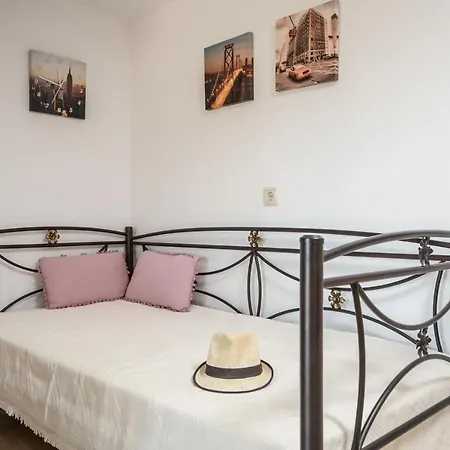 Mateus 2 Apartment