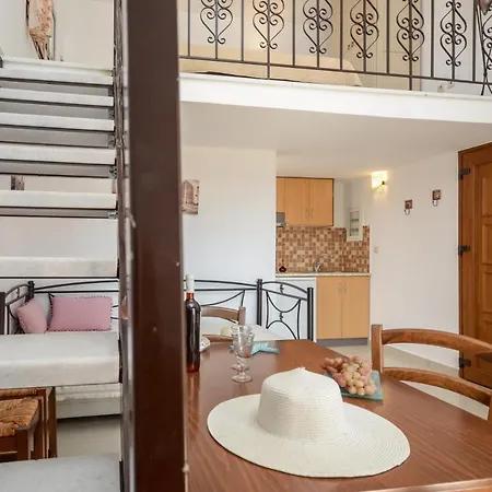 Apartment Mateus 2 *