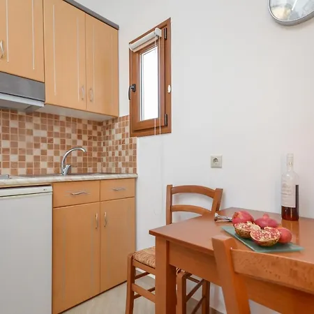 Apartment Mateus 2 *