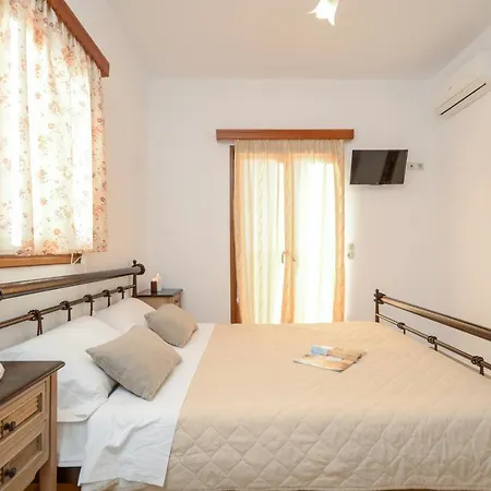 Mateus 2 Plaka (Naxos)