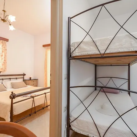 Mateus 2 Apartment