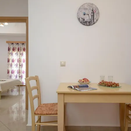 Apartment Mateus 2 *