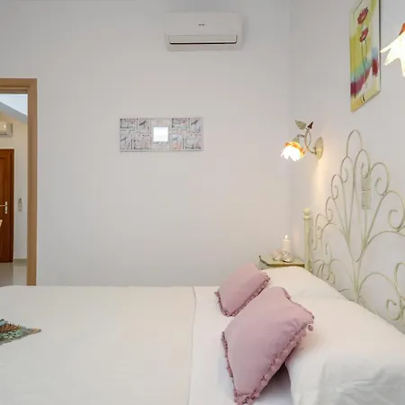 Apartment Mateus 2 *